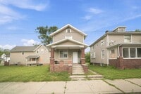 Building Photo - Freshly Renovated 3 Bedroom Home