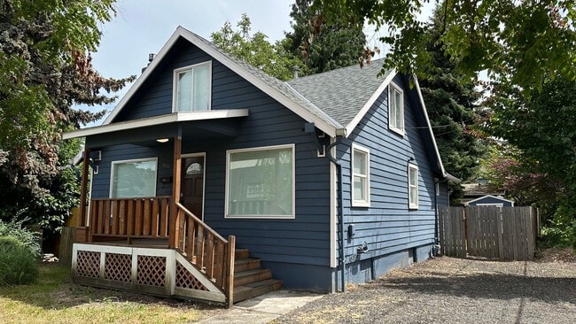 Primary Photo - 4bd 2 bath Home in Westmoreland, Portland:...