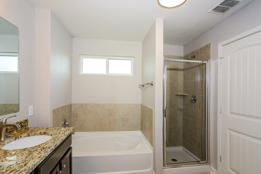 Building Photo - 14106 Cremello Falls