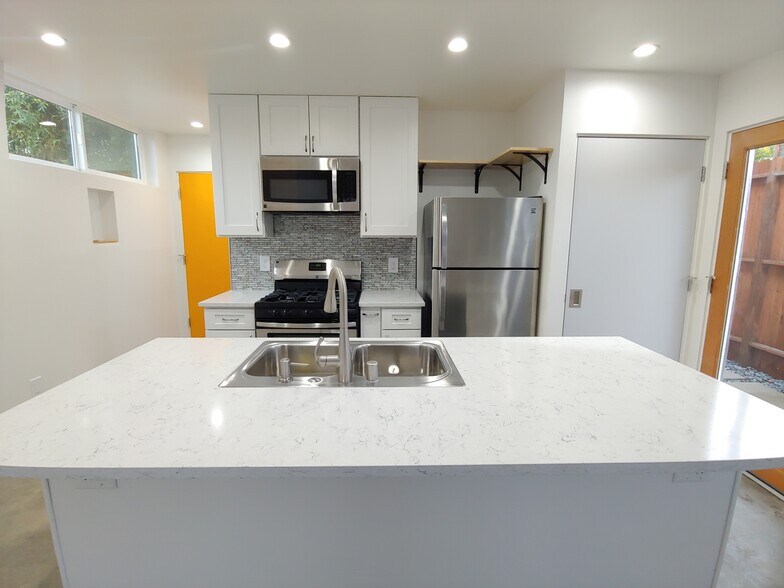Building Photo - 4044 Alla Rd