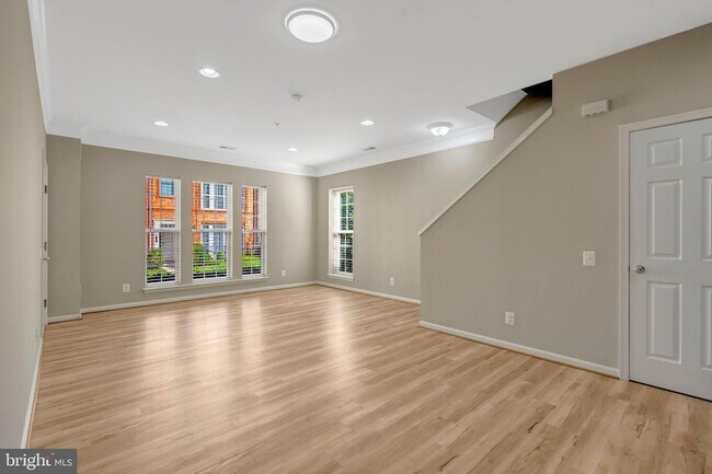 Building Photo - 42790 Lauder Terrace