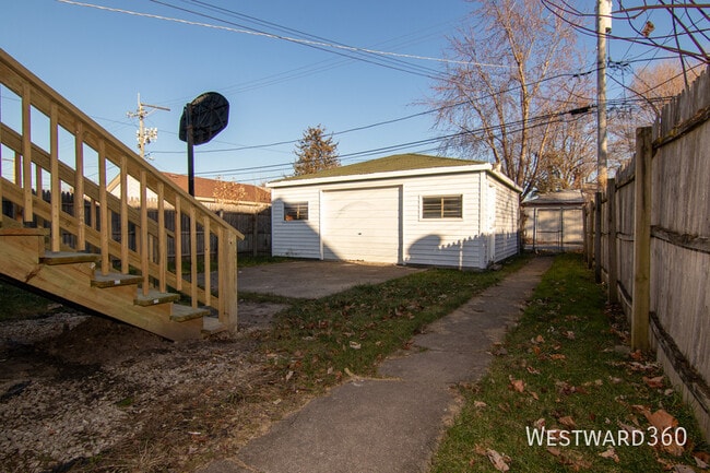 Building Photo - 12123 S Lafayette Ave