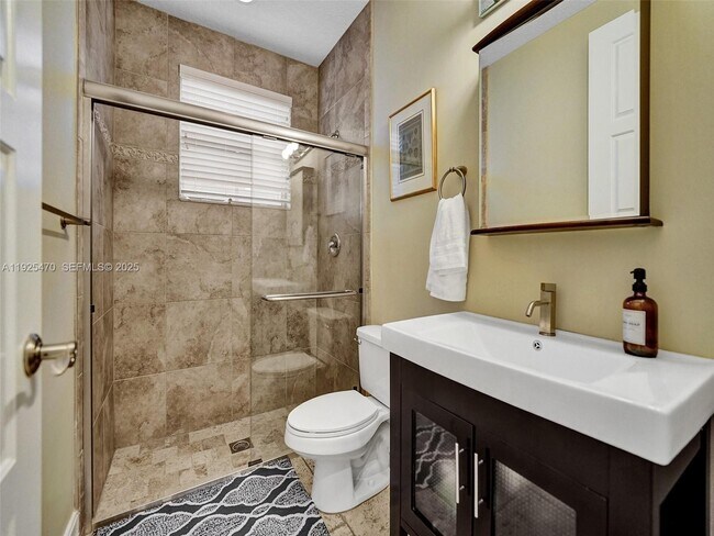 Building Photo - 2356 Wilton Dr