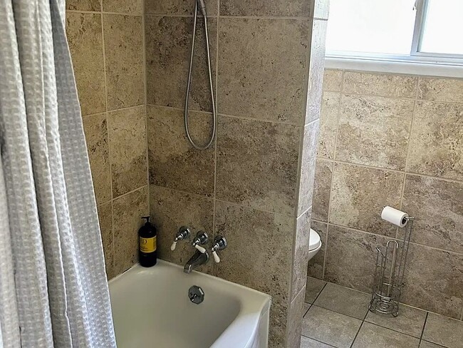 Building Photo - A st.