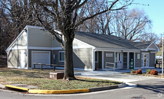 Primary Photo - Ferncliff South