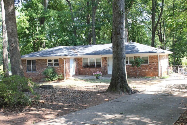 Building Photo - 333-335 Hillcrest