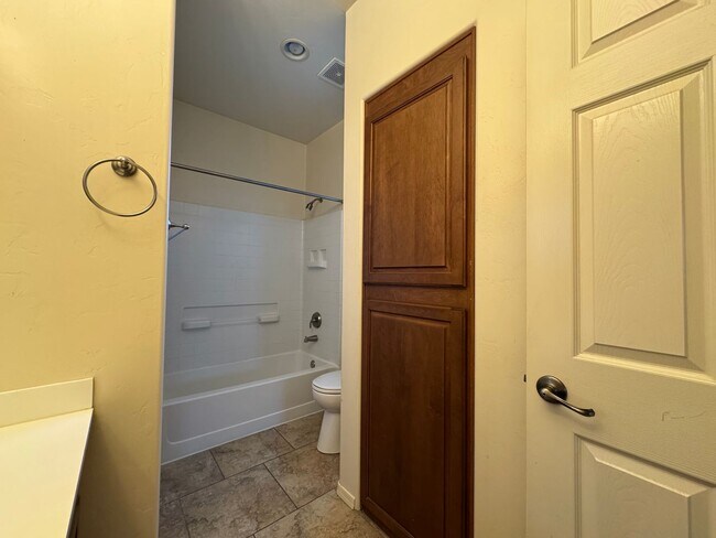 Building Photo - 4BR/3BA/2.5CG, 2534 sq.ft. rental with DEN in Sierra Vista, AZ