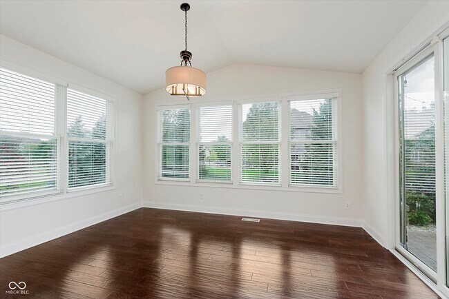 Building Photo - 10264 Normandy Way