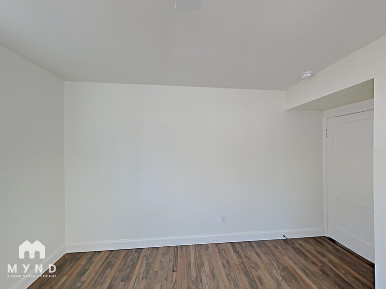 Building Photo - 110 N Ravinia Dr