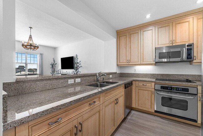 Building Photo - 200 NE 2nd Ave