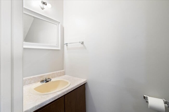 Building Photo - Spacious Home in Prime Blacksburg Location!