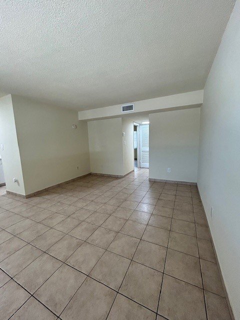 Building Photo - 411 S Nimbus Ave