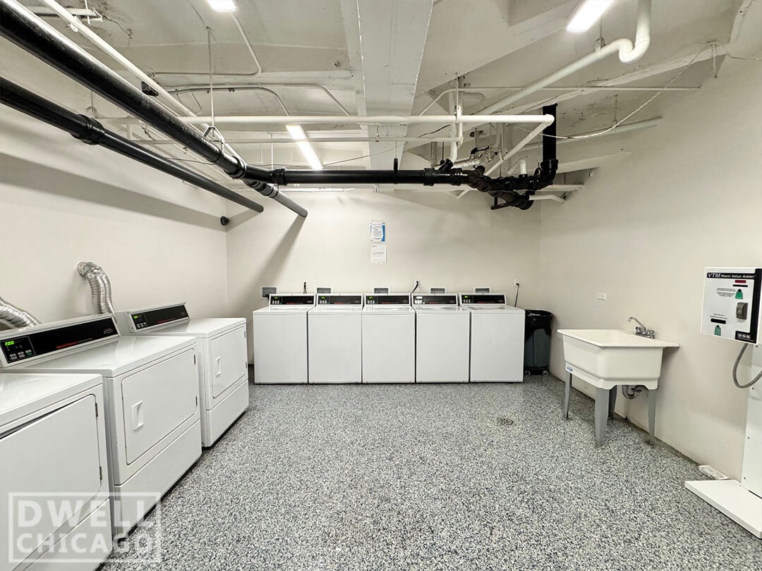 Building Photo - 2770 N Milwaukee Ave