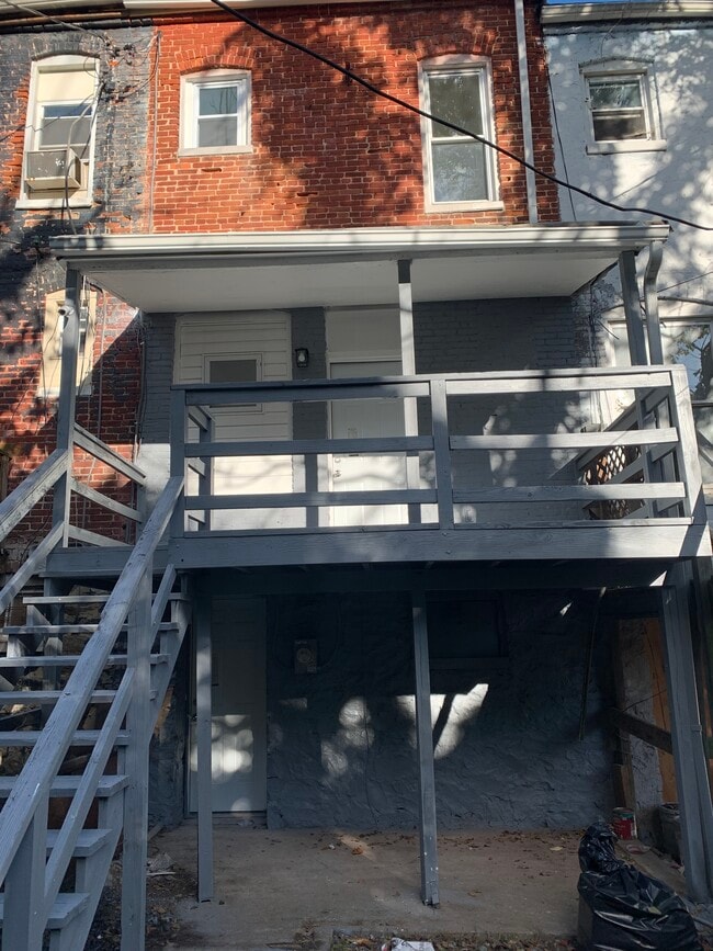 Building Photo - 1644 Ashburton St