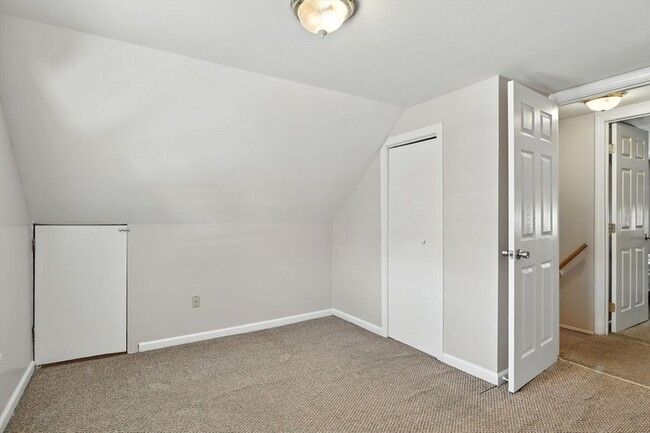 Building Photo - 1118 Boston Rd