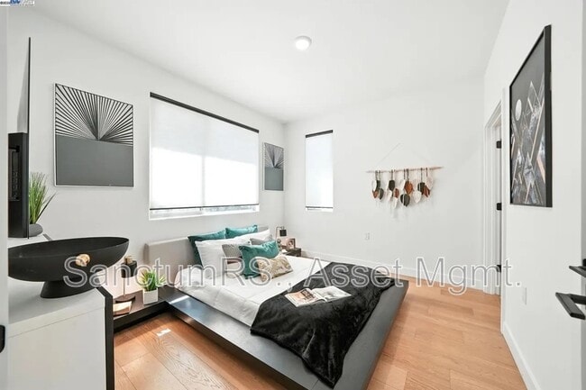 Building Photo - 25243 Villager Ln