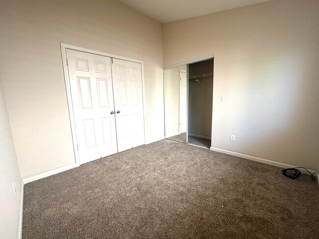 Building Photo - Single Story 3 Bed 2 Bath in Apple Hill!