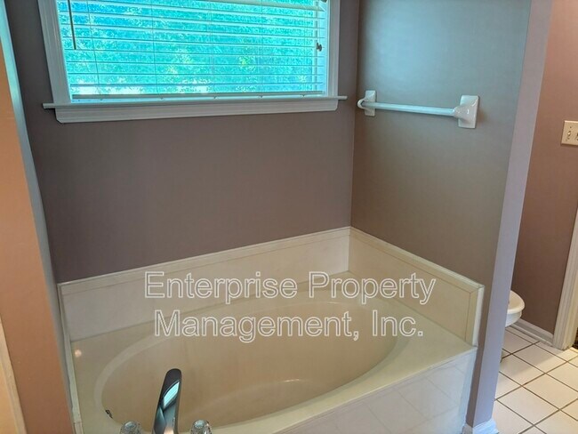 Building Photo - 4003 N Tonya Marie Cove