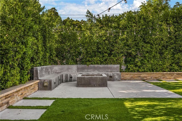 Building Photo - 1320 N Van Gogh Cir