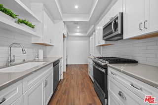 Building Photo - 1167 S Roxbury Dr