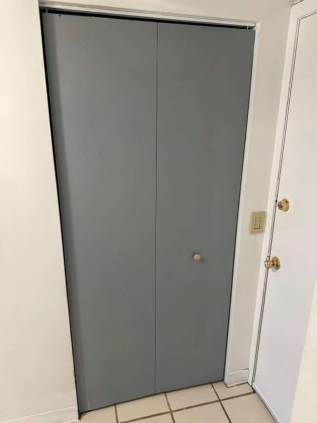 Building Photo - 4 Manor Dr