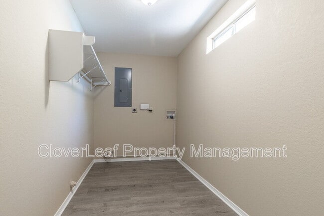 Building Photo - 3613 Candle Ridge Dr