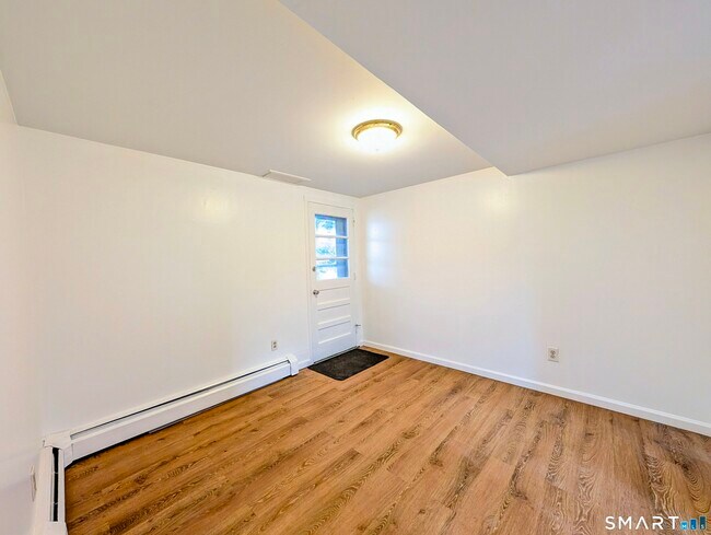 Building Photo - 95 Fairview Dr