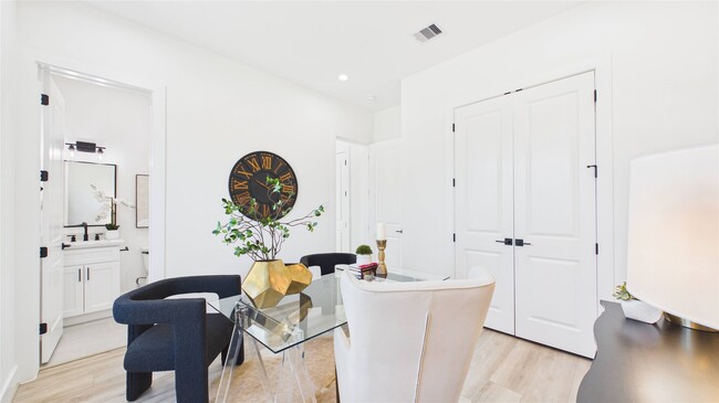 Building Photo - 2417 Harrington St