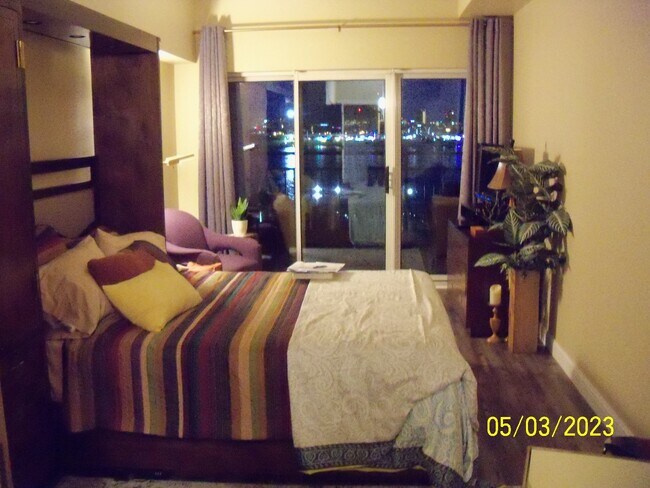 Bedroom - 1 Riverpointe Plz