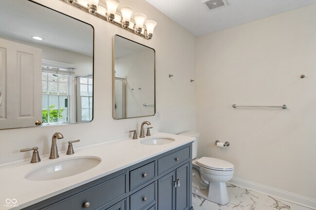 Building Photo - 12735 Edgemont Way