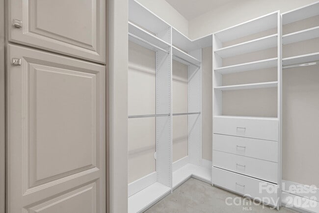 Building Photo - 5563 Elk Knob Ct