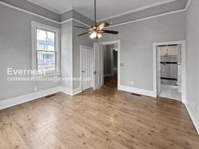 Building Photo - 2 Bed/2 Bath Home with Fenced Yard / Pet-Friendly / Available Now!