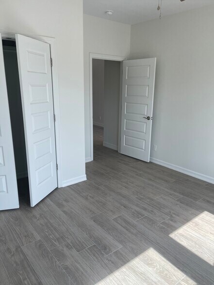 Building Photo - 113 Torrey Pines Rd