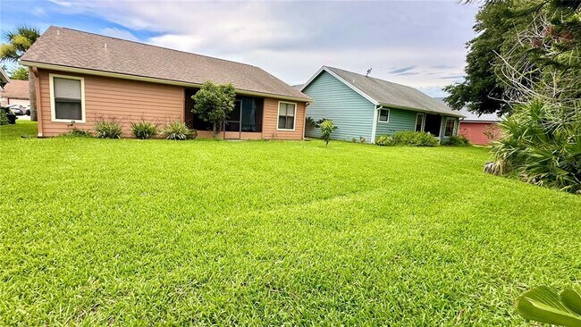 Building Photo - 790 Pine Shores Cir