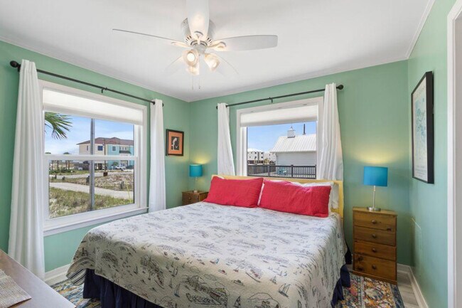 Building Photo - 2928 W Beach Blvd