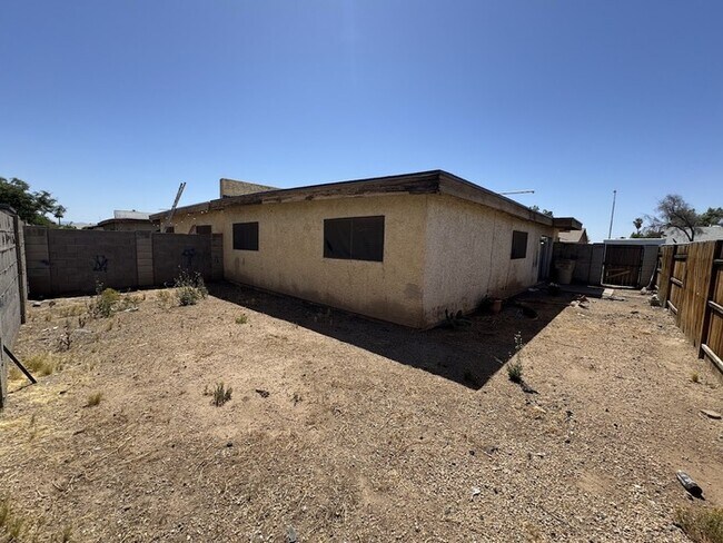 Building Photo - 5723 N 68th Dr