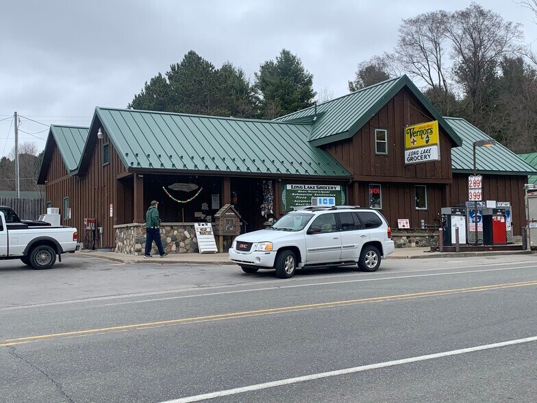 Long Lake Grocery (less than 2 miles) - 4469 Manhattan W