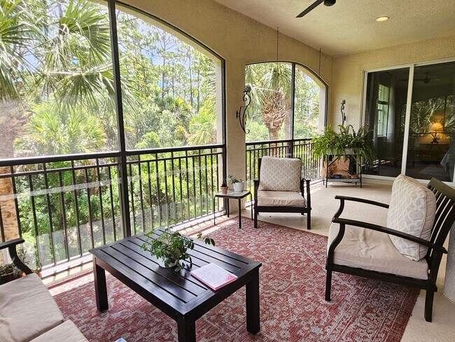 Building Photo - Annual Furnished or Unfurnished 3 Bedroom 2 Bathroom Second Floor Condo in Venetian Golf & River ...