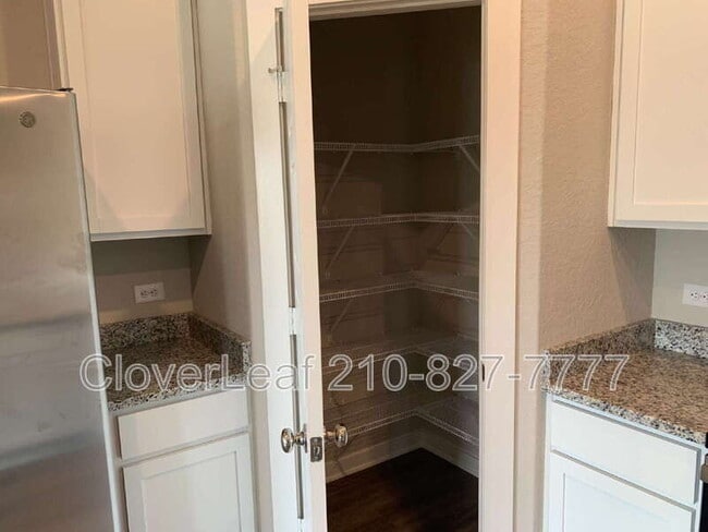 Building Photo - 708 Stonemanor Bay