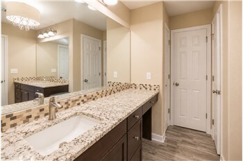 Building Photo - 146 Chapel Lake S