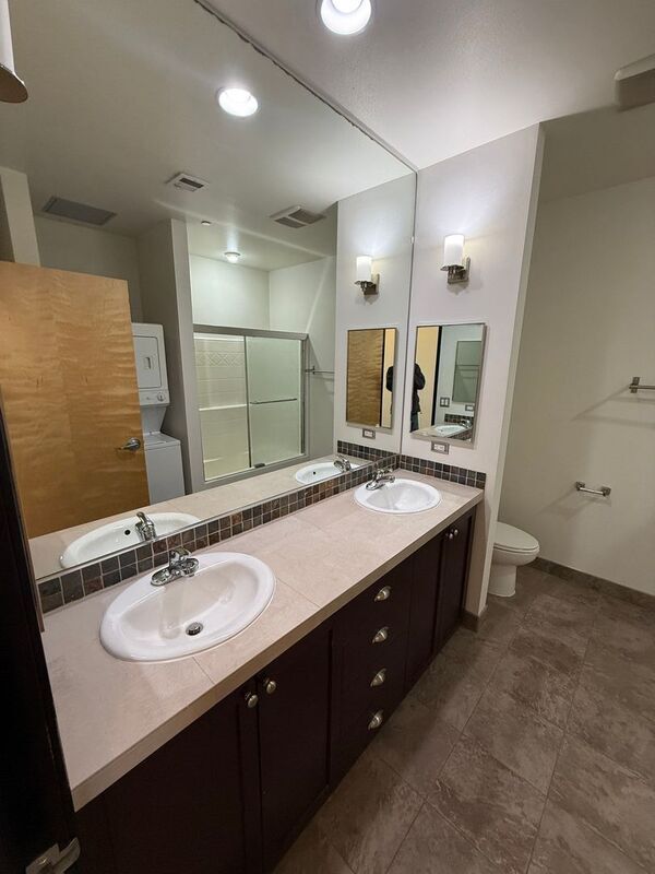 Building Photo - 160 Liberty St NE