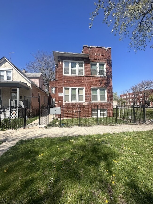 Building Photo - 7310 S Dante Ave