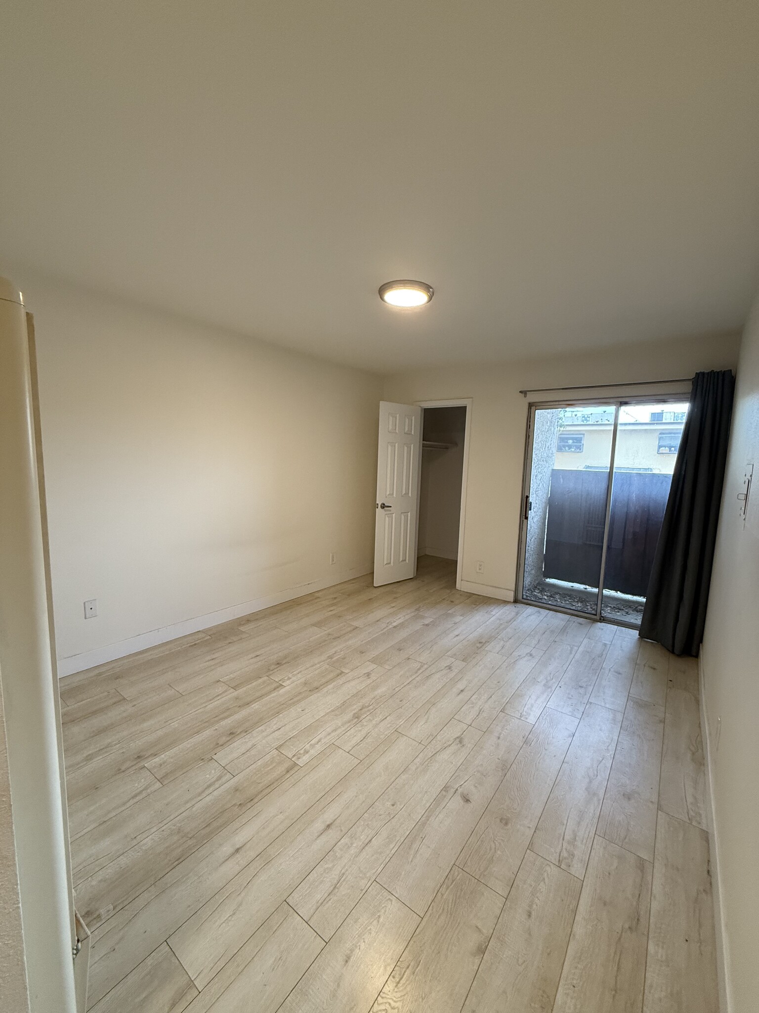 Building Photo - 409 Burchett St