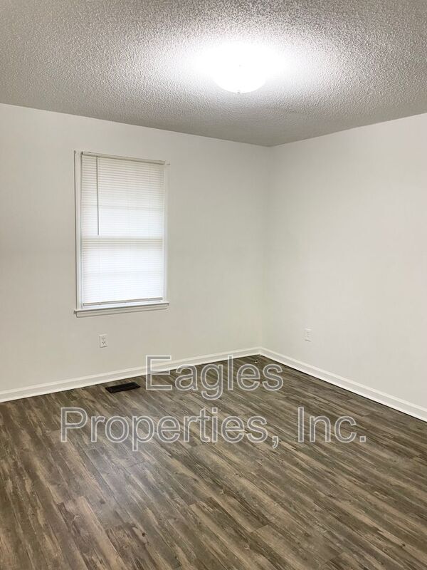 Building Photo - 1401 Dakota Ave