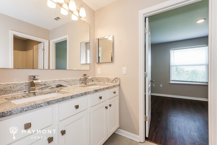Building Photo - 3861 Strafford Pl