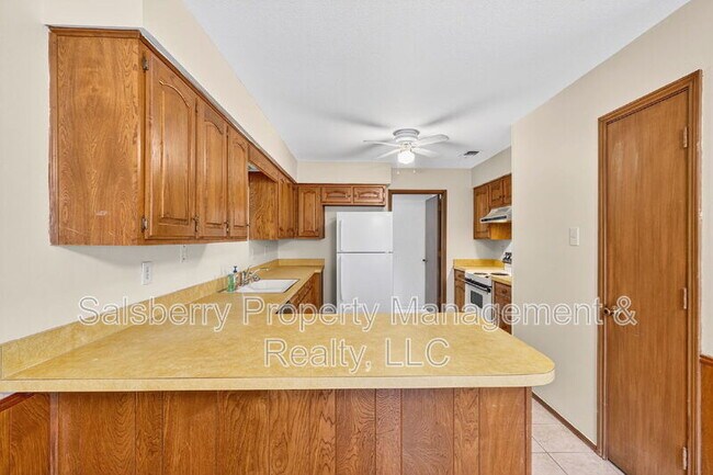 Building Photo - 7417 Lemonwood Ln