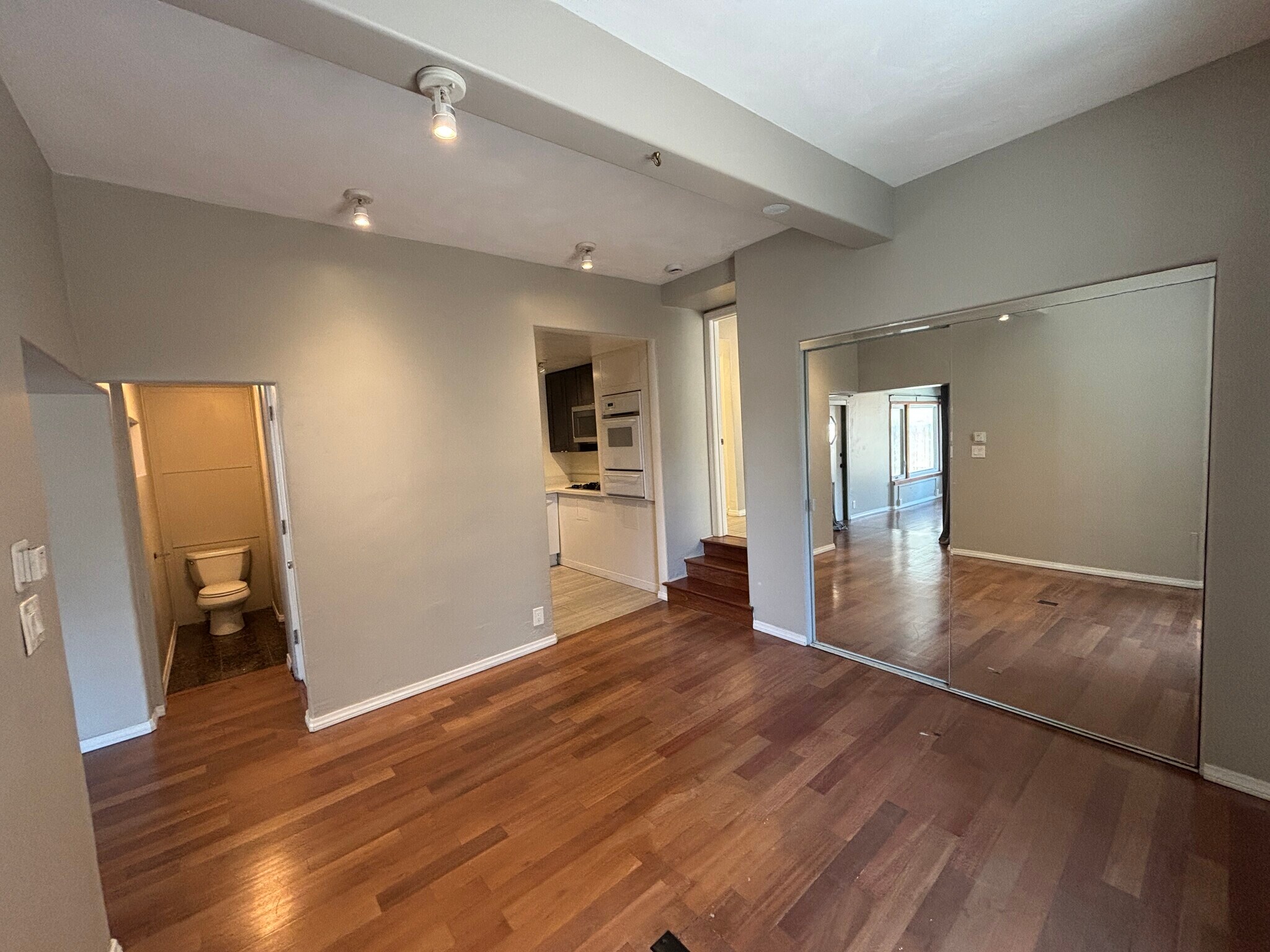 Building Photo - 4110 1/2 Pepper Dr