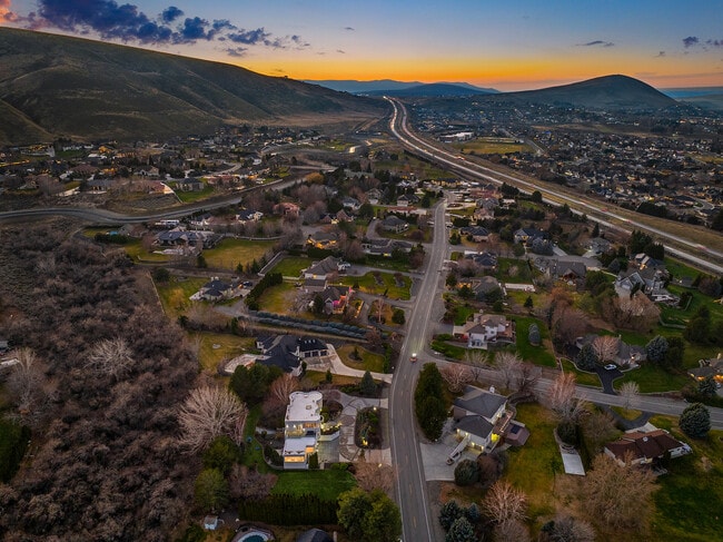 Building Photo - 1146 Country Ridge Dr