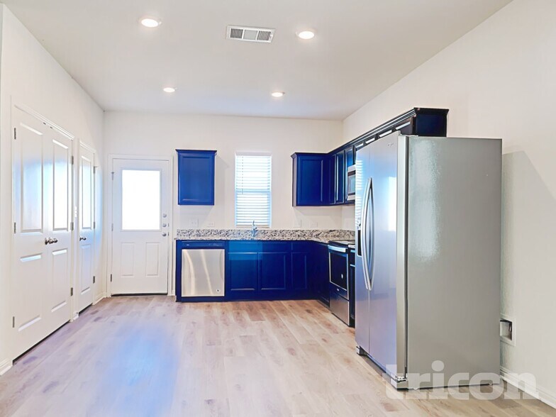 Building Photo - 209 Athena Way