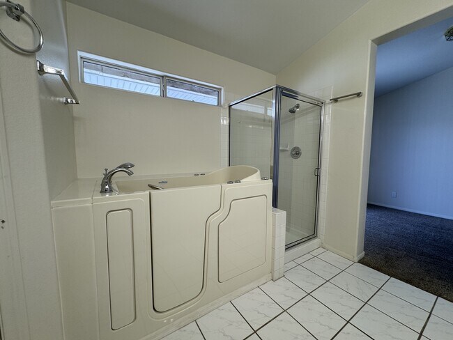 Building Photo - 830 Coastal Beach Rd